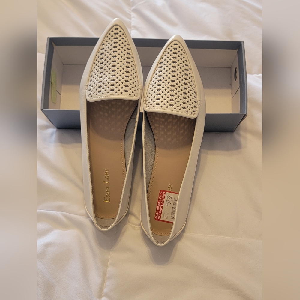 Essex Lane Women's Cream Perforated Loafers